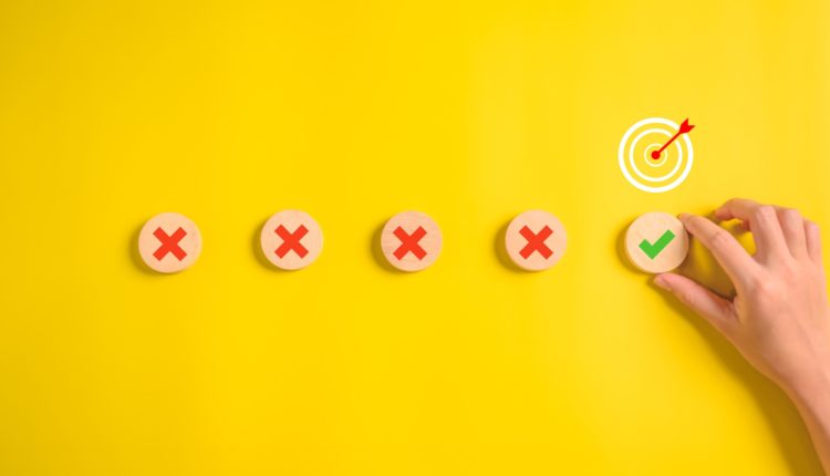 Wenn Ihr LMS keine Wirkung zeigt, ist es an der Zeit, es zu überdenken 6 Business target goal and arrow icons, Business strategy planning management, Business process