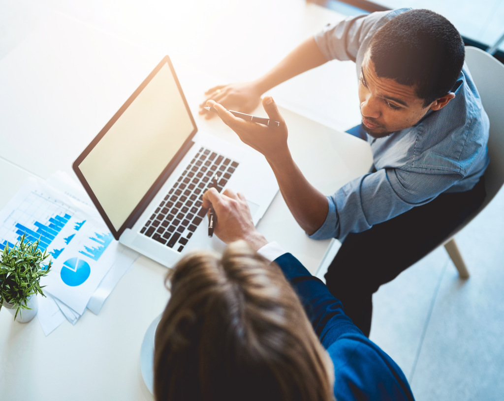 Die besten KI-Personalisierungstools, die eLearning- und HR-Tech-Vermarkter einsetzen, um Ergebnisse zu erzielen 3 Die besten KI-Personalisierungstools, die eLearning- und HR-Tech-Vermarkter einsetzen, um Ergebnisse zu erzielen