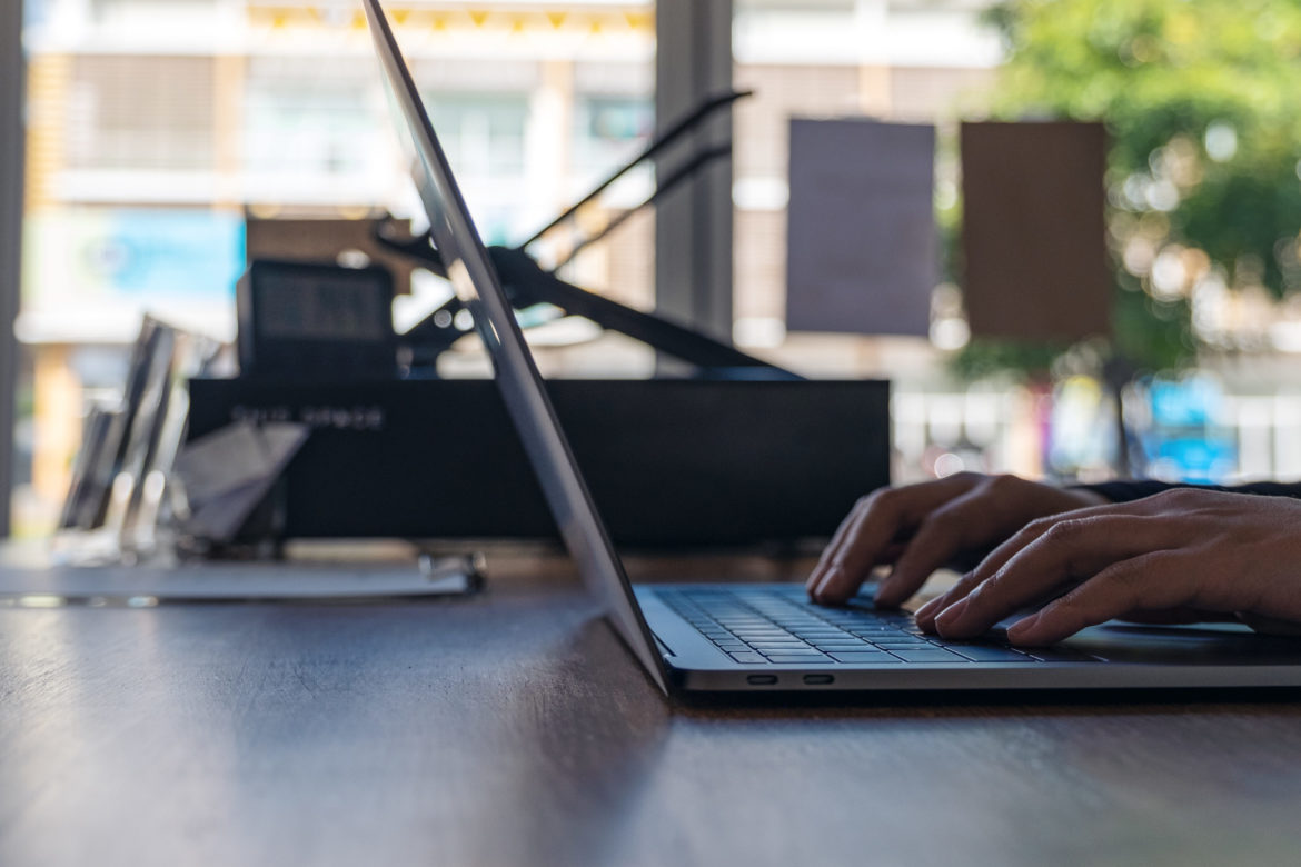 KI-Kompetenzen, die jeder Mitarbeiter im Jahr 2025 benötigt (nicht nur Tech-Teams) 2 KI-Kompetenzen, die jeder Mitarbeiter im Jahr 2025 benötigt (nicht nur Tech-Teams) 2