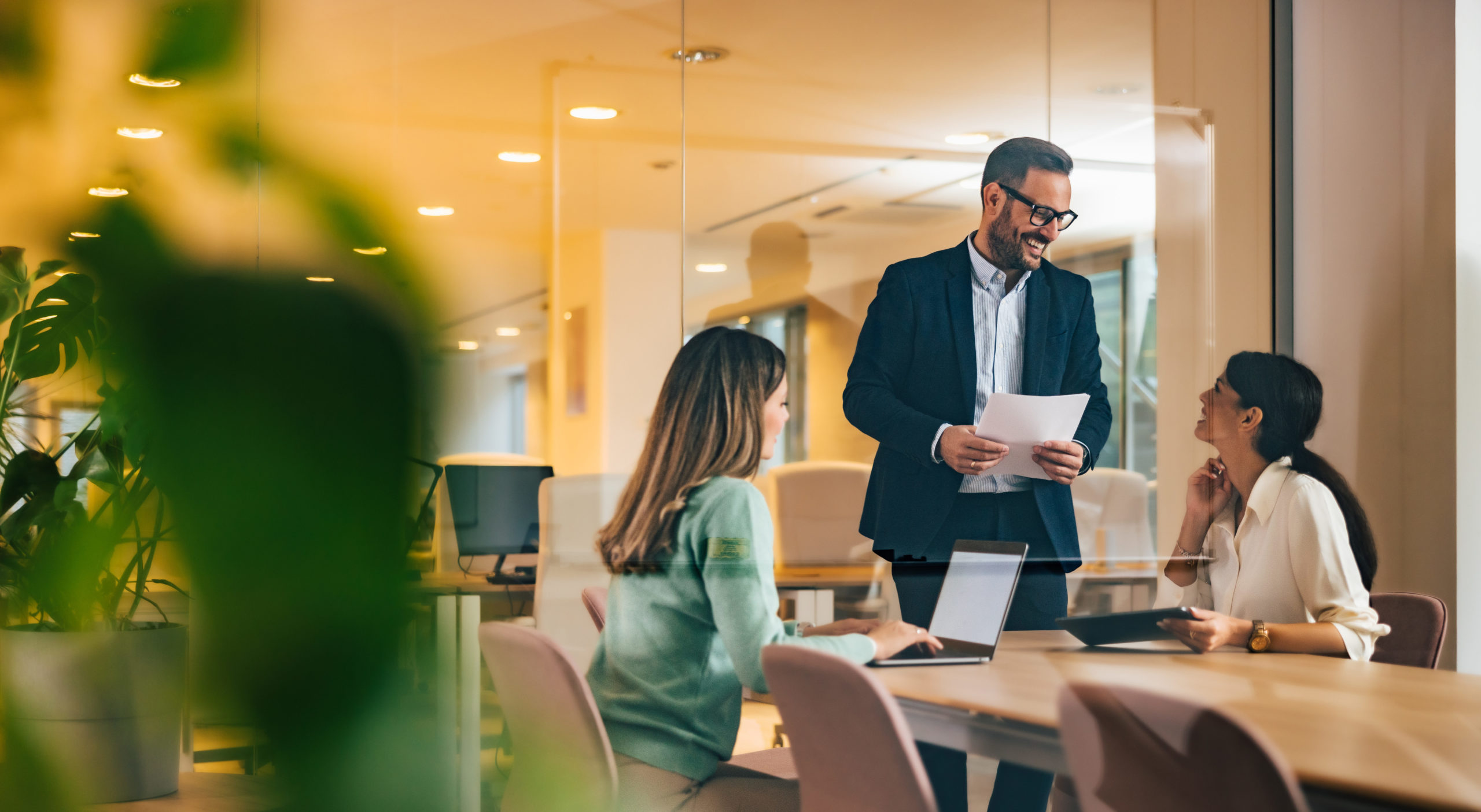 Menschenorientierte Führung: Emotionale Intelligenz, Anpassungsfähigkeit und zwischenmenschliche Fähigkeiten 2 Menschenorientierte Führung: Emotionale Intelligenz, Anpassungsfähigkeit und zwischenmenschliche Fähigkeiten 2