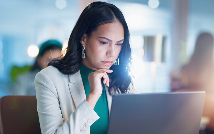 Strategien zum Umgang mit und zur Vermeidung von KI-Halluzinationen in L&D 12 Strategien zum Umgang mit und zur Vermeidung von KI-Halluzinationen in L&D 12