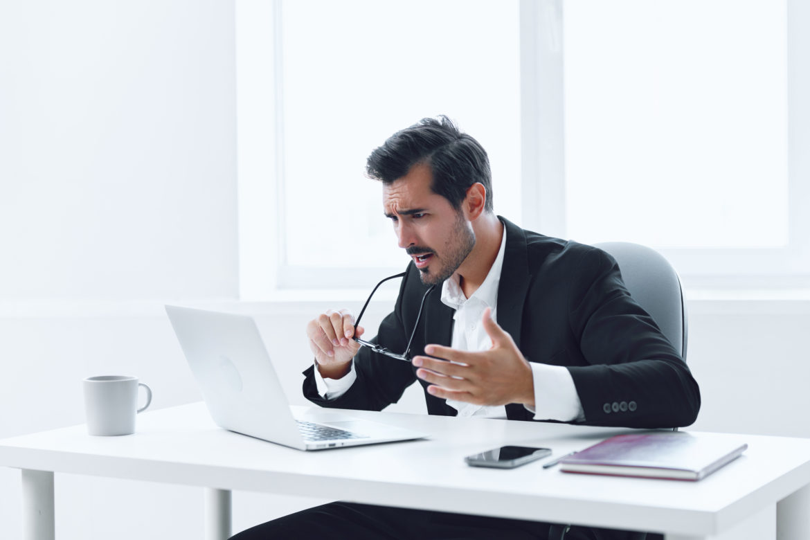 Was sind die versteckten Risiken von KI-Halluzinationen in L&D-Inhalten? 2 Was sind die versteckten Risiken von KI-Halluzinationen in L&D-Inhalten? 2