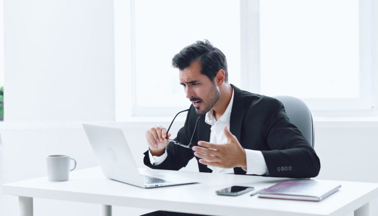 Was sind die versteckten Risiken von KI-Halluzinationen in L&D-Inhalten? 4