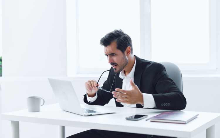 Was sind die versteckten Risiken von KI-Halluzinationen in L&D-Inhalten? 8 Was sind die versteckten Risiken von KI-Halluzinationen in L&D-Inhalten? 8