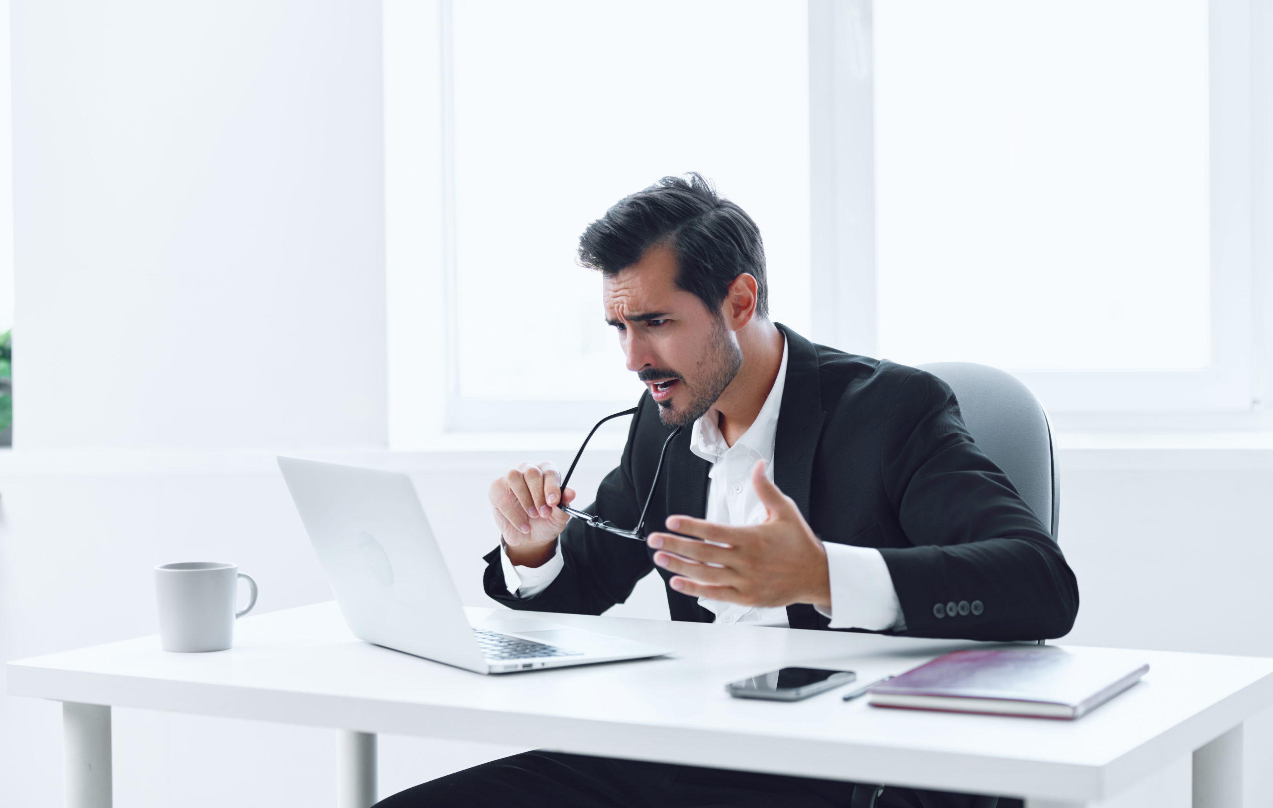 Was sind die versteckten Risiken von KI-Halluzinationen in L&D-Inhalten? 4