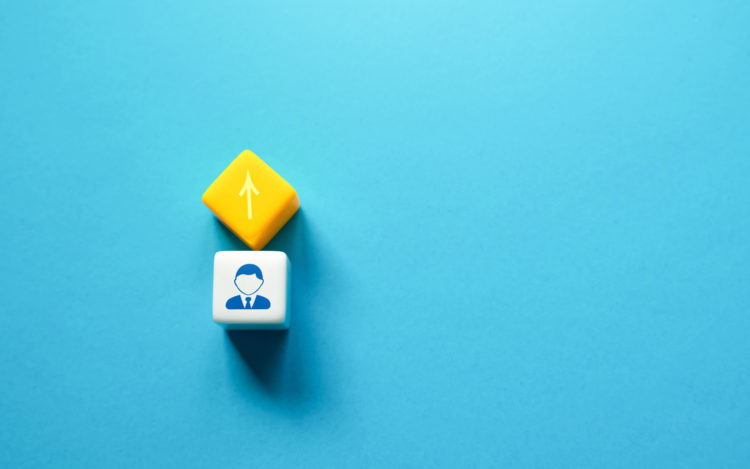 KI-gestütztes Lernen: Wie ein intelligentes LMS die Schulungsergebnisse verändert 10 KI-gestütztes Lernen: Wie ein intelligentes LMS die Schulungsergebnisse verändert 10