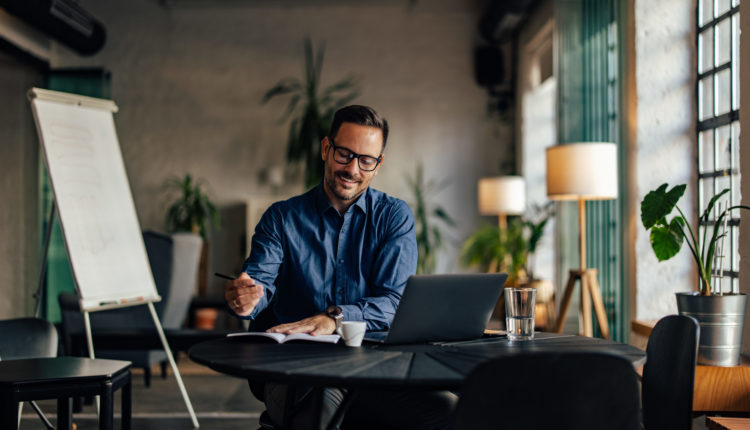 10 Must-Have-LMS-Funktionen, die jedes Unternehmen im Jahr 2026 benötigt 2 10 Must-Have-LMS-Funktionen, die jedes Unternehmen im Jahr 2026 benötigt 2